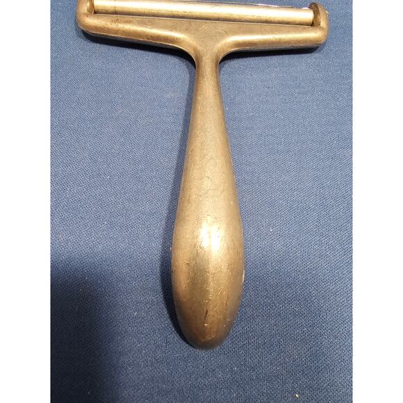 Vintage Aluminum Cheese Slicer - 4" (inches) wide - Made in Japan - Picture 3 of 6